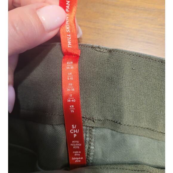 SPANX Stretch Twill Cargo Ankle Pants – Utility Green – Small – EUC - Picture 7 of 13